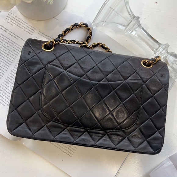 Chanel Vintage Medium Black Lambskin Classic Double Flap Bag - Picture 2 of 12